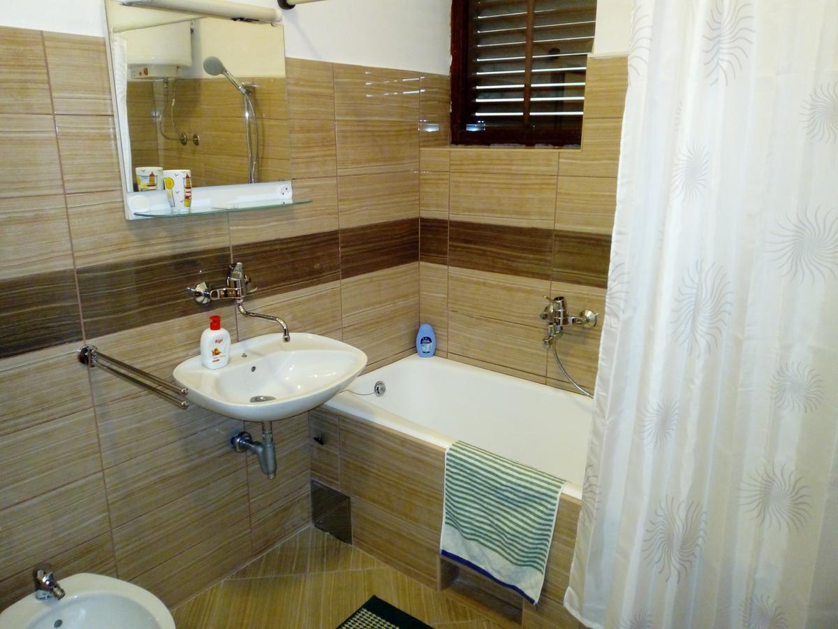 Rajka Apartment เทรบินเย ภายนอก รูปภาพ